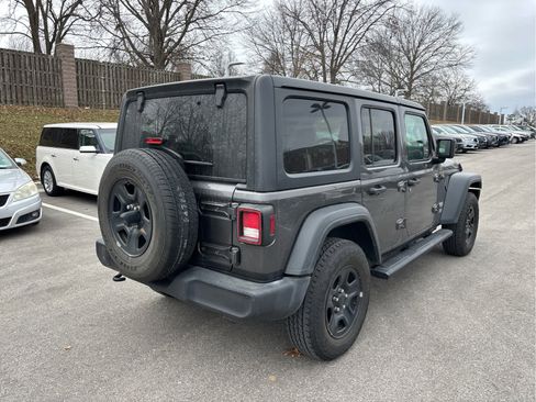 Used 2018 Jeep Wrangler Unlimited Sport image 4