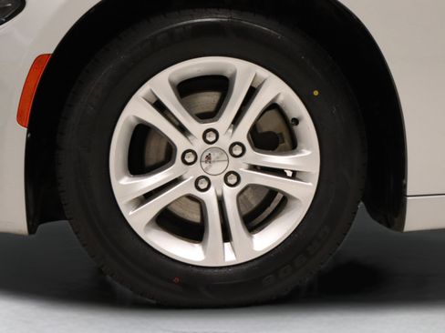 Used 2021 Dodge Charger SXT w/ Leather Interior Group image 7