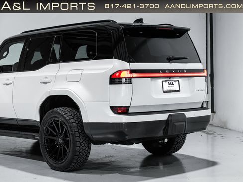 Used 2024 Lexus GX 550 w/ Cold Area Package image 40