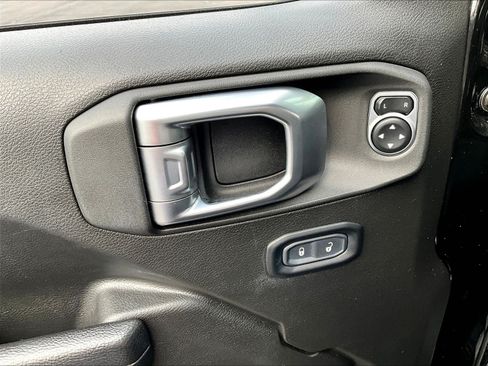 Used 2024 Jeep Wrangler Sport AWD/4WD image 33
