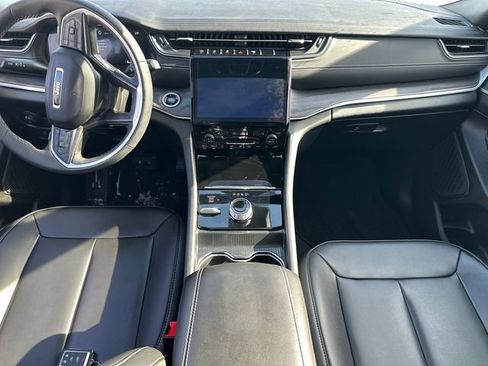 Used 2025 Jeep Grand Cherokee L Limited w/ Black Appearance Package image 27