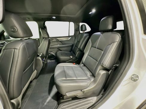 Used 2024 GMC Acadia Elevation w/ Luxury Package FWD image 24
