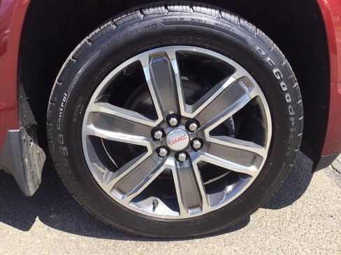 Used 2017 GMC Acadia Denali w/ Technology Package AWD/4WD image 54