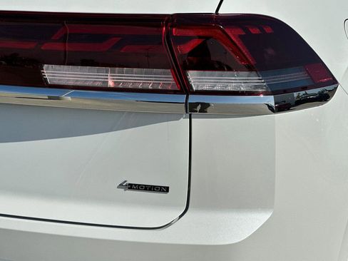 Used 2024 Volkswagen Atlas Cross Sport SEL Premium R-Line image 34