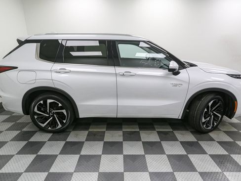 Used 2024 Mitsubishi Outlander 4WD Plug-In Hybrid image 7