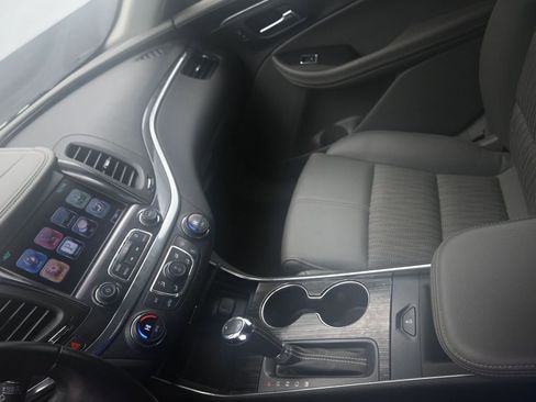 Used 2016 Chevrolet Impala LT image 16