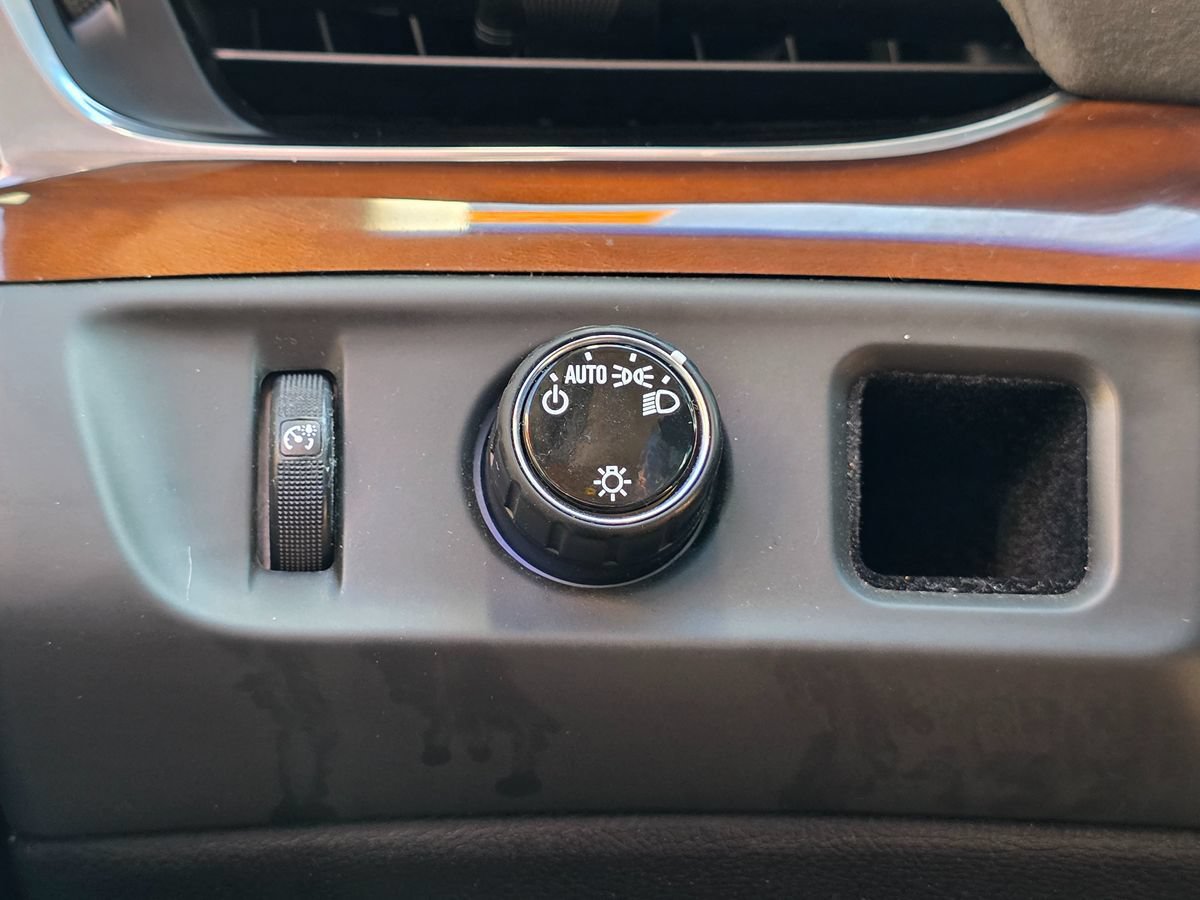 Used 2018 Cadillac Escalade Luxury RWD image 50