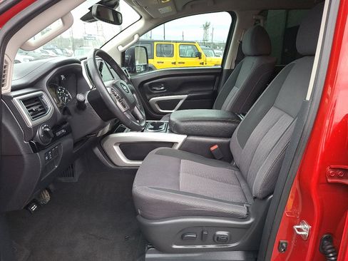 Used 2020 Nissan Titan SV w/ SV Convenience Package image 13