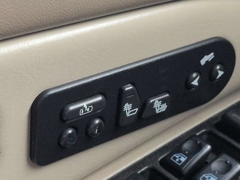 Used 2003 Chevrolet Tahoe LT AWD/4WD image 21