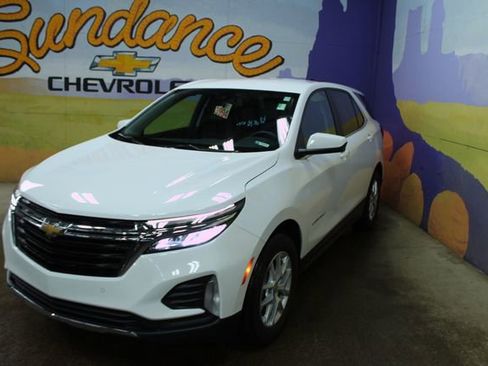 Used 2024 Chevrolet Equinox LT w/ LPO, Floor Liner Package image 4