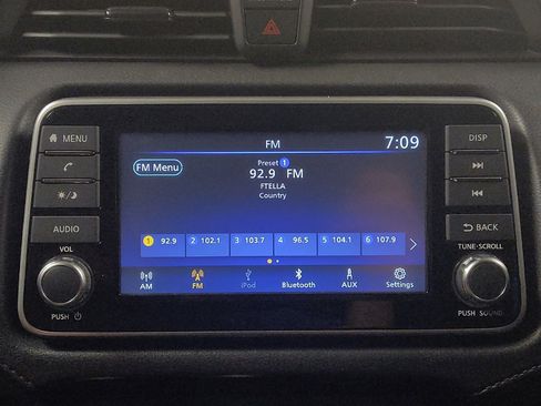 Used 2025 Nissan Versa S w/ Trunk Package image 25