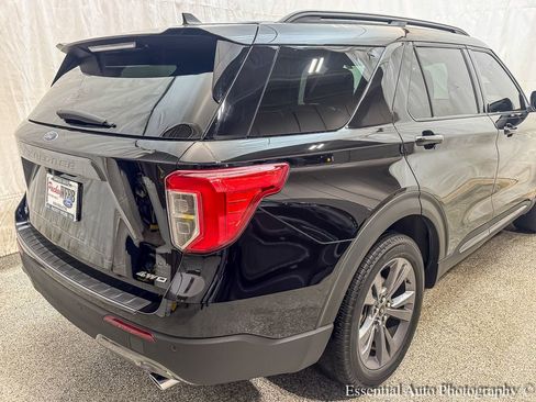 Used 2023 Ford Explorer XLT w/ Equipment Group 202A image 8