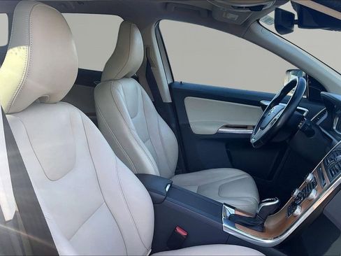 Used 2017 Volvo XC60 T5 Inscription w/ Advanced Package image 30