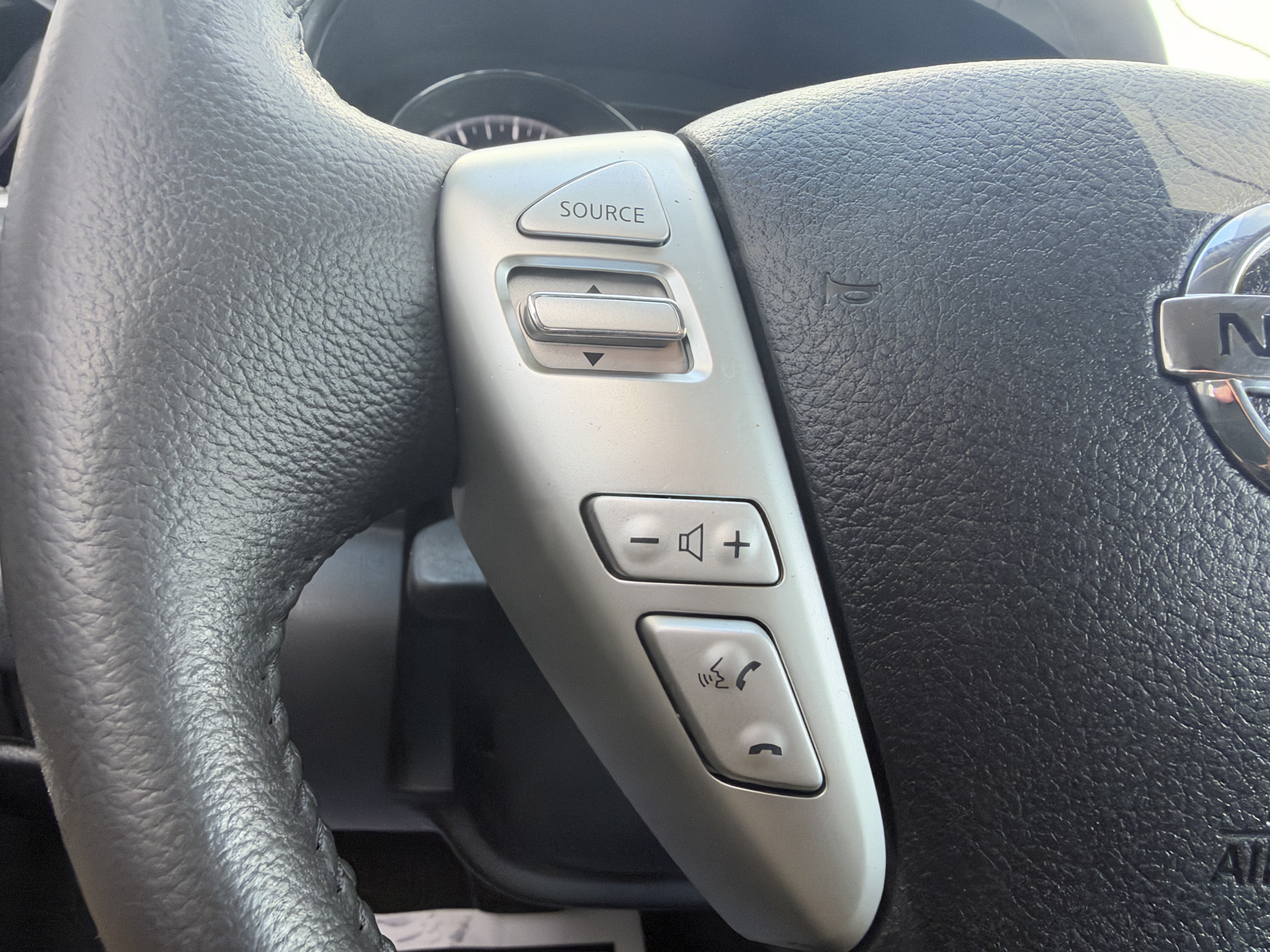 Used 2014 Nissan Versa Note SV w/ Convenience Package FWD image 23