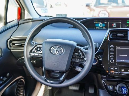 Used 2022 Toyota Prius LE image 16