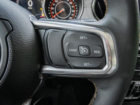 Used 2023 Jeep Gladiator Overland AWD/4WD image 20