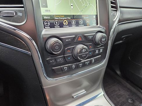 Used 2018 Jeep Grand Cherokee Limited image 14