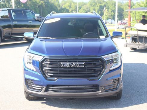 Used 2022 GMC Terrain SLE w/ Driver Convenience Package AWD/4WD image 2