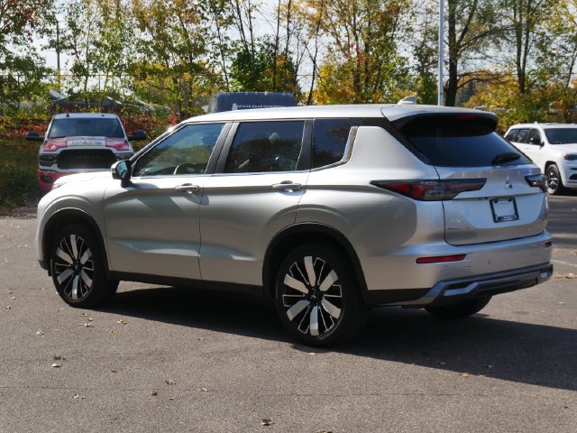 Used 2026 Mitsubishi Outlander SE AWD/4WD image 4