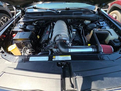 Used 2009 Dodge Challenger SRT8 w/ SRT Option Group II RWD image 12