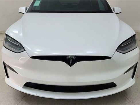 Used 2022 Tesla Model X image 8