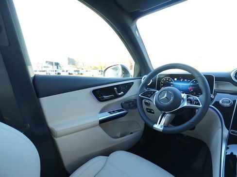 Used 2026 Mercedes-Benz GLC 300 4MATIC image 22