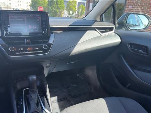 Used 2022 Toyota Corolla LE FWD image 24
