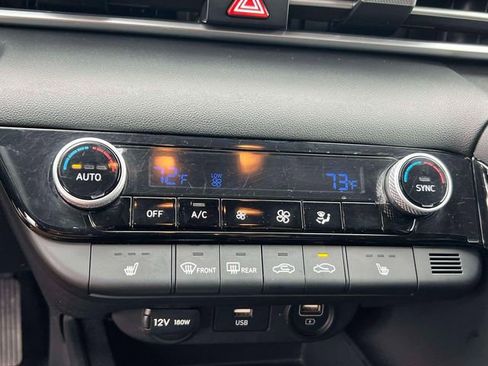 Used 2023 Hyundai Elantra Blue image 28