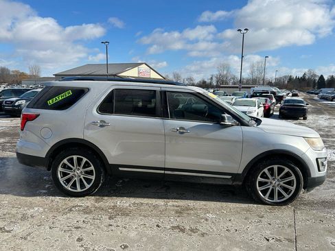 Used 2017 Ford Explorer Limited image 4