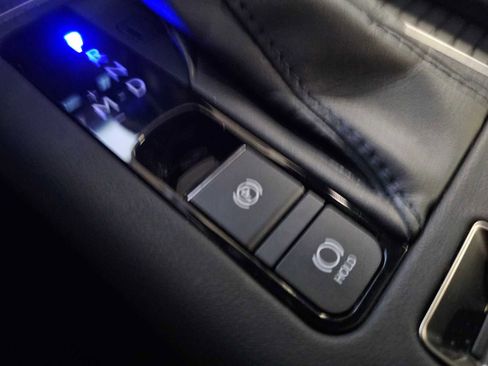 Used 2024 Lexus GX 550 w/ Accessory Package (Z1) image 24