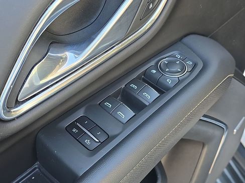 Used 2023 Chevrolet Tahoe Premier image 18