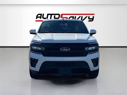 Used 2023 Ford Expedition Limited image 2