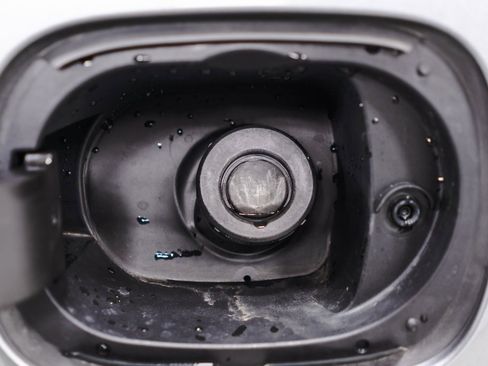 Used 2025 Chevrolet Traverse RS image 45