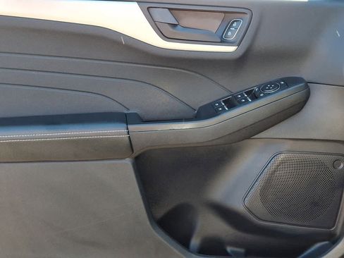 Used 2022 Ford Escape SE w/ Convenience Package image 16