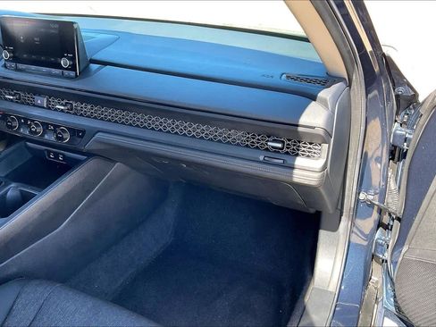 Used 2025 Honda Accord SE image 19