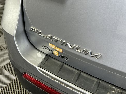 Used 2020 Ford Explorer Platinum w/ Premium Technology Package image 15