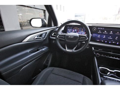 Used 2024 Chevrolet Traverse LT w/ Midnight/Sport Edition FWD image 10