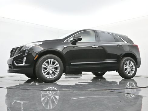New 2025 Cadillac XT5 Luxury image 16