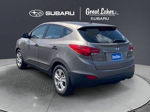 Used 2010 Hyundai Tucson GLS FWD image 3