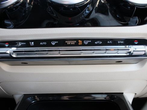 Used 2025 Mercedes-Benz GLA 250 4MATIC image 19