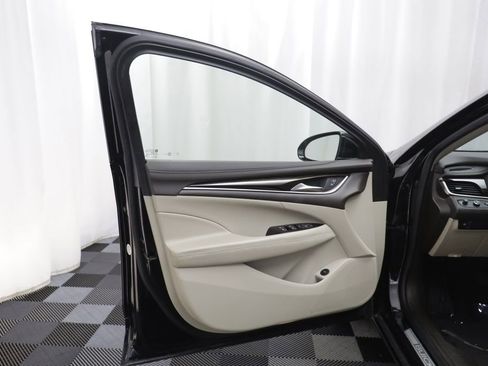 Used 2018 Buick LaCrosse image 4