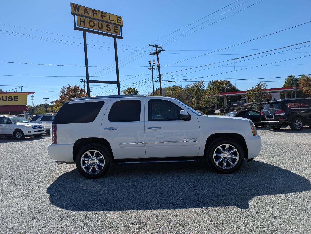 Used 2013 GMC Yukon Denali RWD image 5
