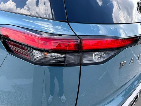 New 2026 Nissan Pathfinder SL FWD image 14