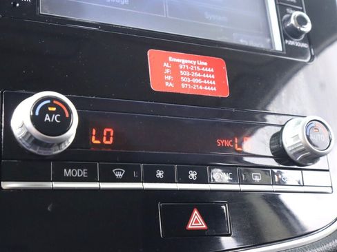 Used 2020 Mitsubishi Outlander ES AWD/4WD image 22