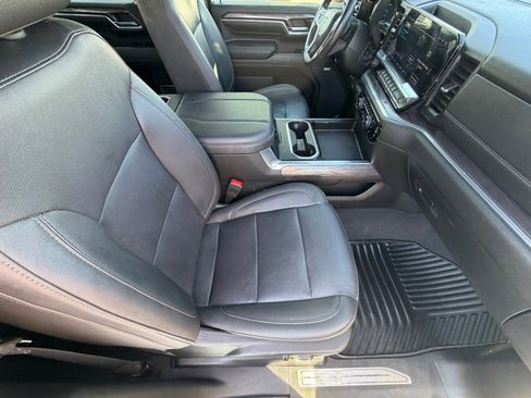 Used 2024 Chevrolet Silverado 2500 LTZ w/ LTZ Convenience Package AWD/4WD image 11