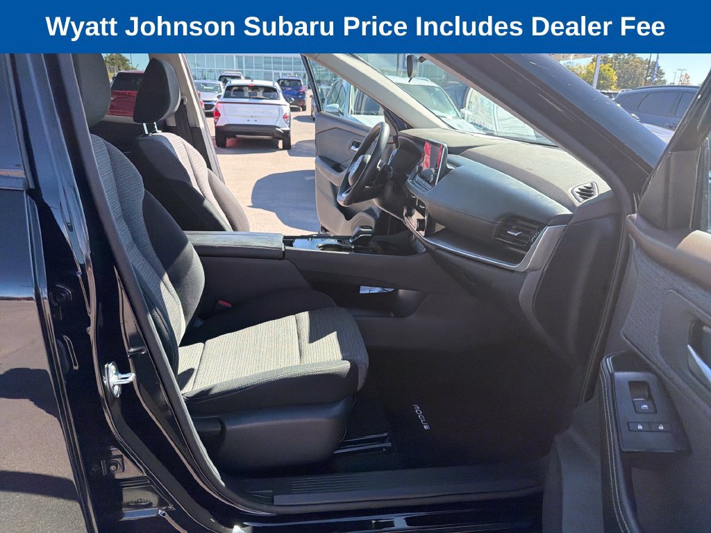 Used 2021 Nissan Rogue SV FWD image 44