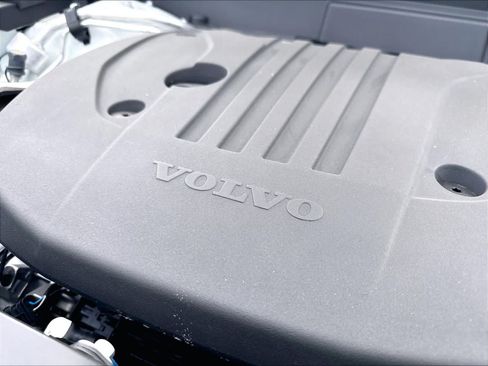 New 2026 Volvo XC60 B5 Core w/ Climate Package AWD/4WD image 32