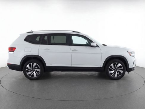 Used 2025 Volkswagen Atlas SE image 11