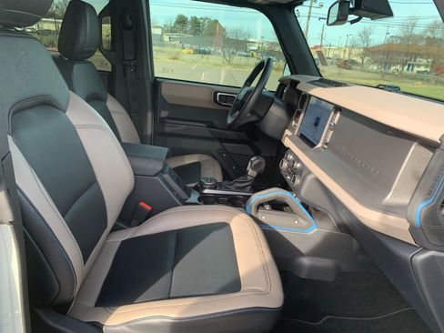 Used 2024 Ford Bronco Wildtrak image 31