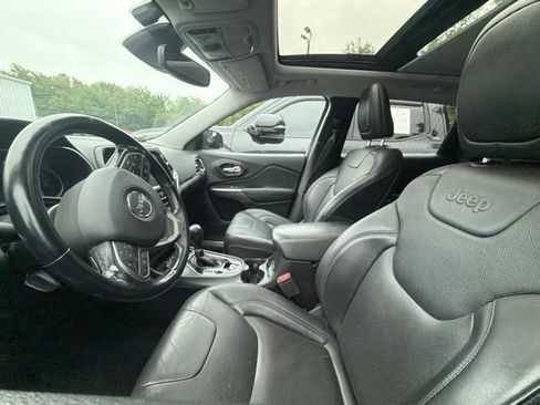 Used 2021 Jeep Cherokee Limited AWD/4WD image 11